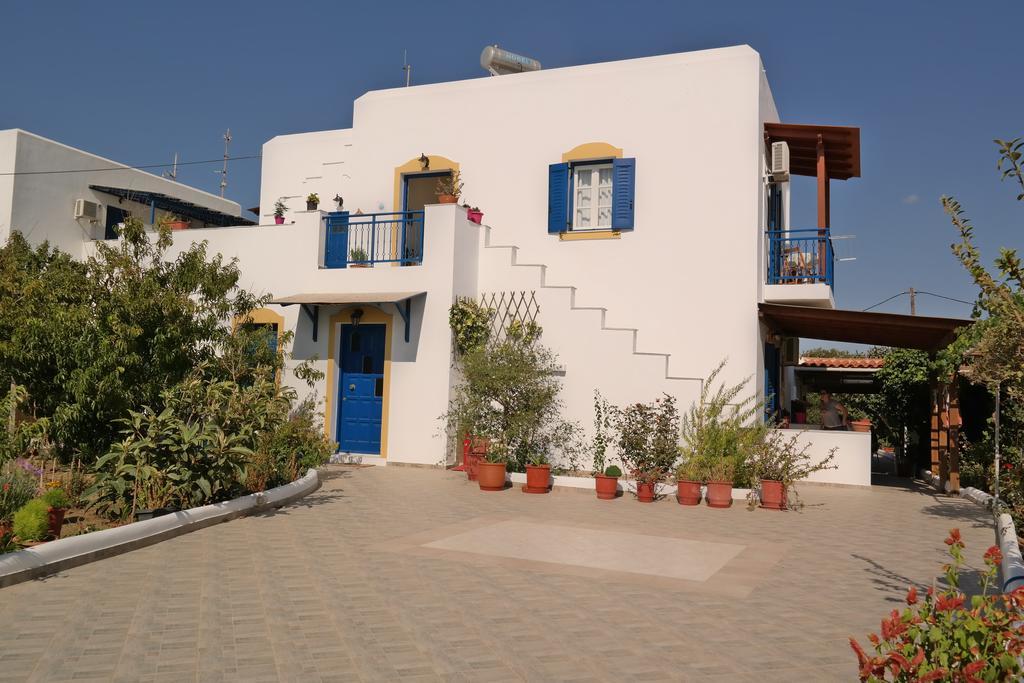 Mina'S Studios In Naxos Island Агиос-Прокопиос Экстерьер фото